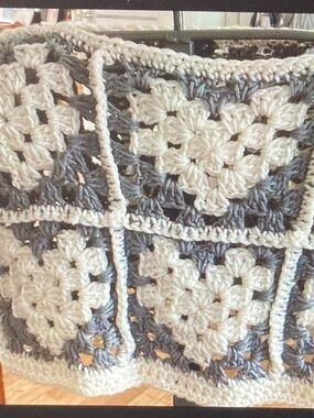 Granny Square Crop Top Sweater White & Gray Juniors XS Handmade Crochet Hippie